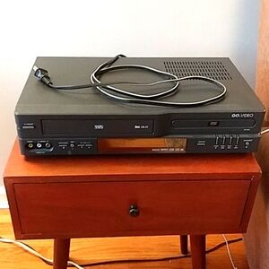 Vhs/dvd combo go.video